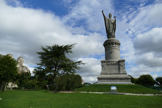 Papst Urban II. wacht über die Weinberge