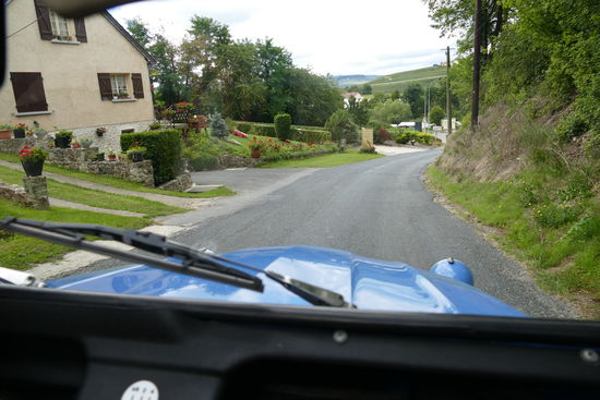 Es geht durch charmante Dörfer der Champagne