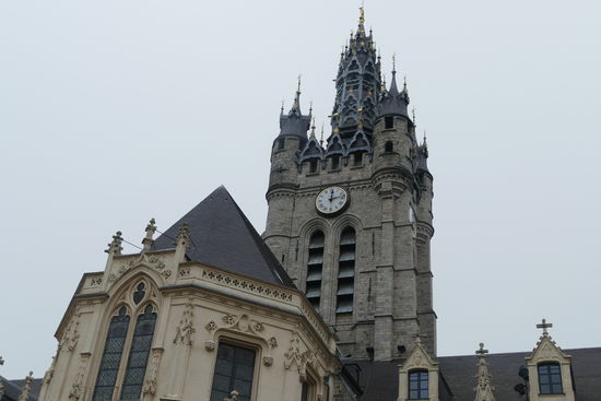 Douai, ein nettes Städtchen. Doch leider herrscht an diesem Montag im August bei Nieselregen eher "tote Hose" 