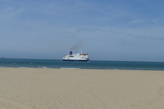 Endlich Meer - Schiffe gucken in Calais