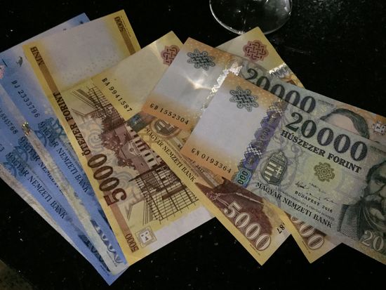Das erste ungarische Geld (Forint) ist organisiert - jetzt kann die Erkundung von Budapest beginnen