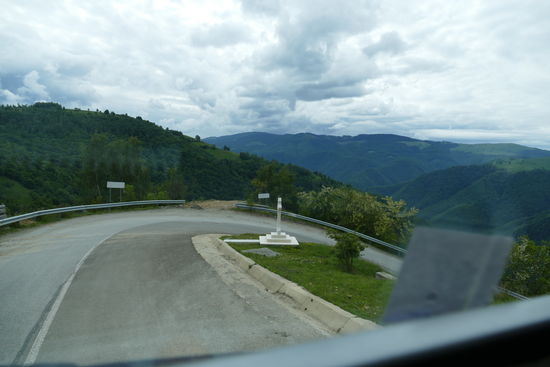 Mal geht's kurvig bergab.....