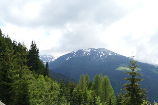 Und oben ziehen sich die Wolken zusammen