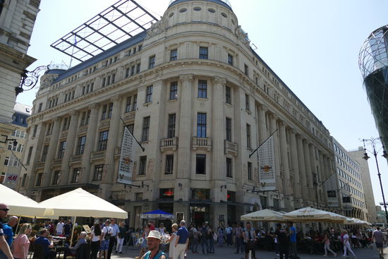 Unterwegs in der Fußgänger-Zone - wir sind nicht ganz allein unterwegs...