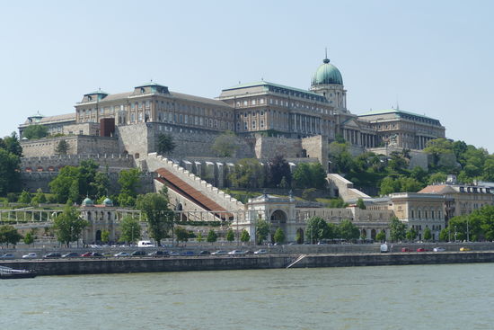 Der Burgberg mit Schloss und Fischerbastion