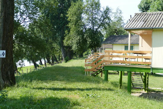 Die netten Stelzenhäuser erinnern uns an "unser" Gruissan in Südfrankreich