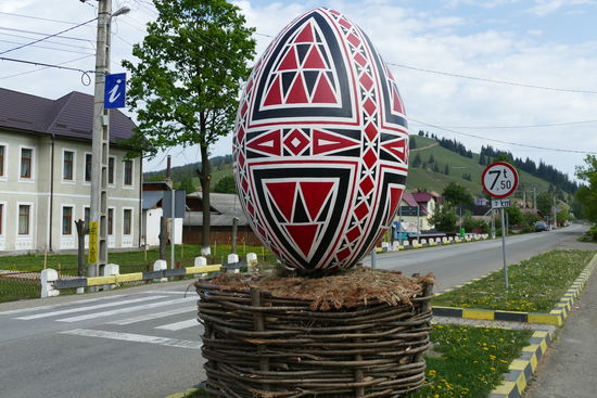 Die kunstvolle Gestaltung von Hühner-, Gänse- oder Straußeneiern ist typisch für die Region der Bukovina