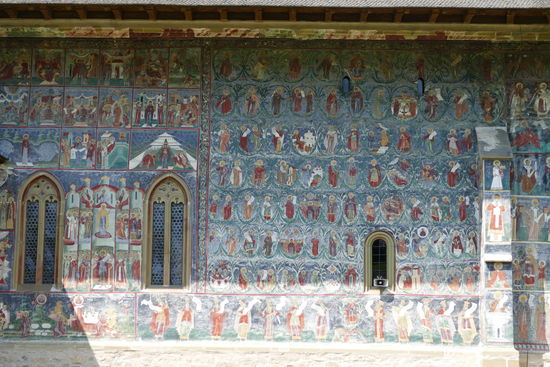 Auch hier wunderschöne Außenfresken