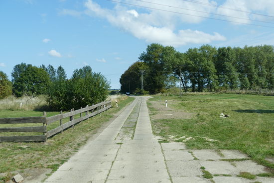 Und denkst du, der Weg hört auf, kommst du doch noch irgendwo an.