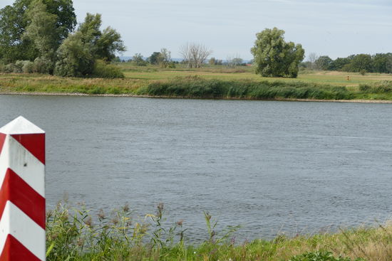 Nur wenige Meter sind es hinüber nach Deutschland. Im Krieg ein hart umkämpftes Terrain.