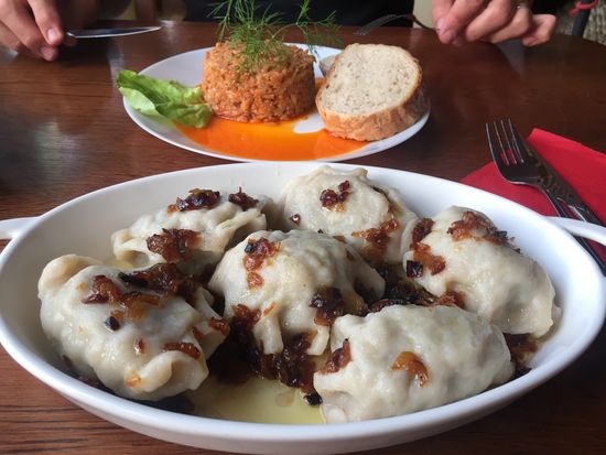 Polnische Maultaschen - sehr lecker - heißen hier Pirogi