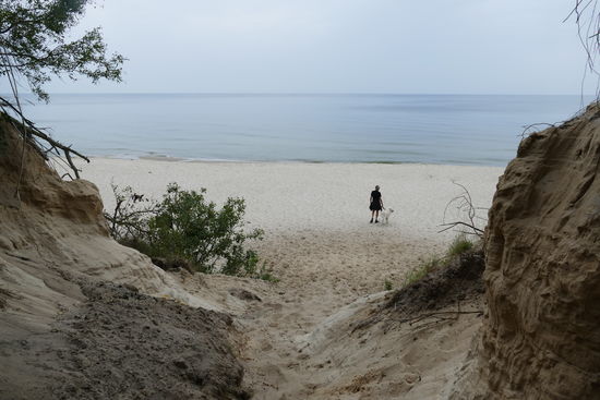 Zeit für einen schönen Strandspaziergang an der Steilküste