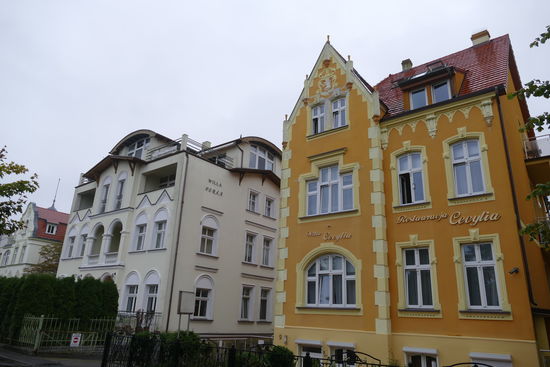 Ein paar schöne alte Häuserfassaden gibt es noch