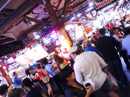 ein teil der mall von innen... ein ziemlich kleiner teil