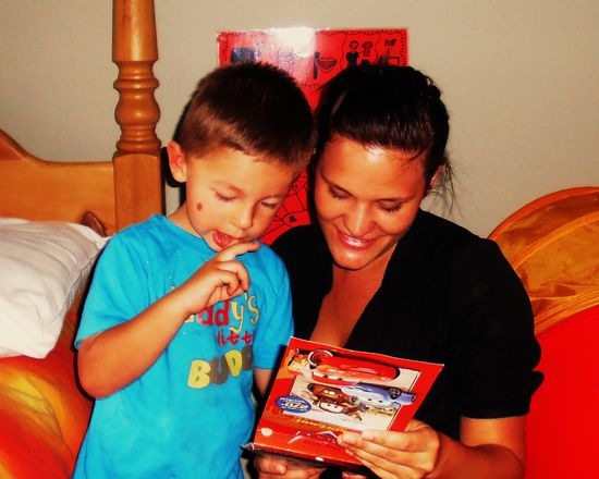 (Ja, er hat ein Blumerltatoo auf der Wange)