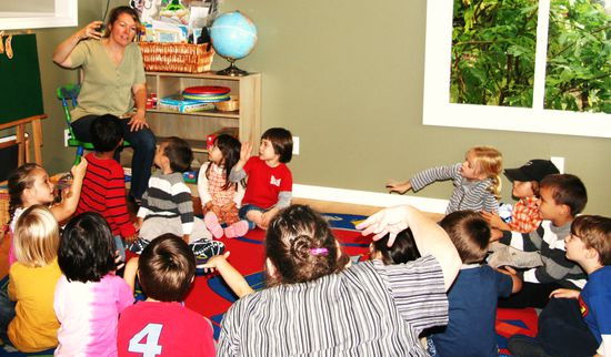 Krabbelstube von Keanu (Die blonde Frau war ebenfalls mal ein Au Pair.. aus Schweden - hat dann aber nen Kanadier geheiratet und hat ne Krabbelstube aufgemacht - sie hat mir viele Buecher mitgeben und ich kann ein Praktikum bei ihr machen - eine sehr sehr liebe Person!)