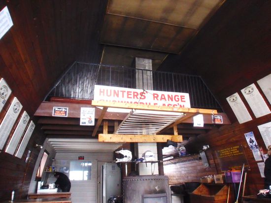 Die Hütte von SnowmobileClub. Dort waren wir ein paar mal drinnen zum aufwärmen!