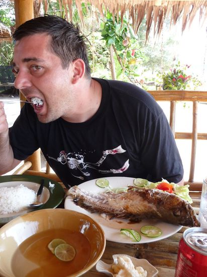 gegrillter Fisch zum Mittag