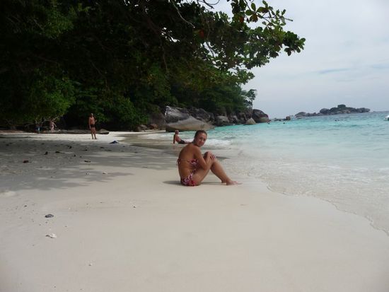 Dani am Strand der Insel Nummer 4