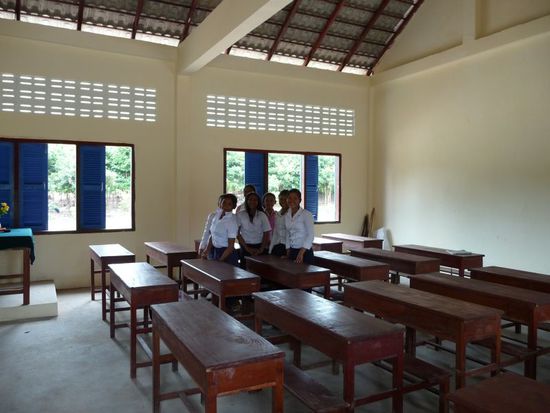 Schülerinnen in ihrem Klassenraum