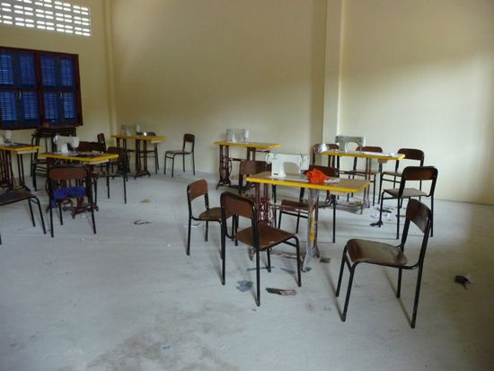 seit dieser Woche gibt es Nähmaschinen und es macht allen große Freude das Nähen zu lernen