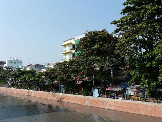 das gruene und gelbe Haus ist unser Hotel