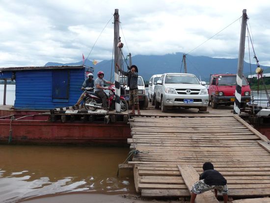 Jan mit unserem Flitzer auf der Fähre