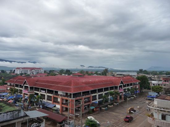 tiefhängende Wolken in und um Pakse