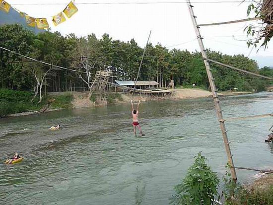 eine dieser Schwing- und Springanlagen