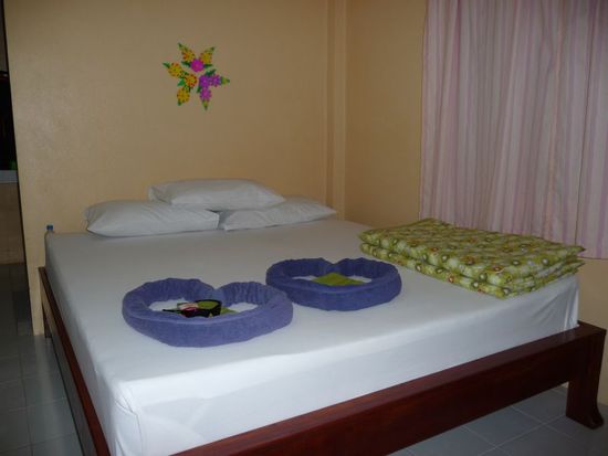 unser Bungi von innen - haben heute sogar neue Bettwäsche und Handtücher bekommen