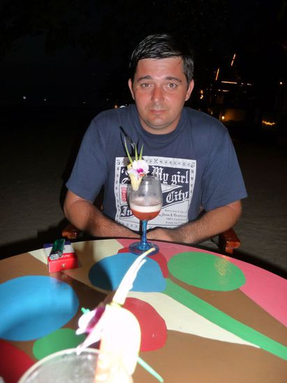 Jan mit winzigem Mai Thai