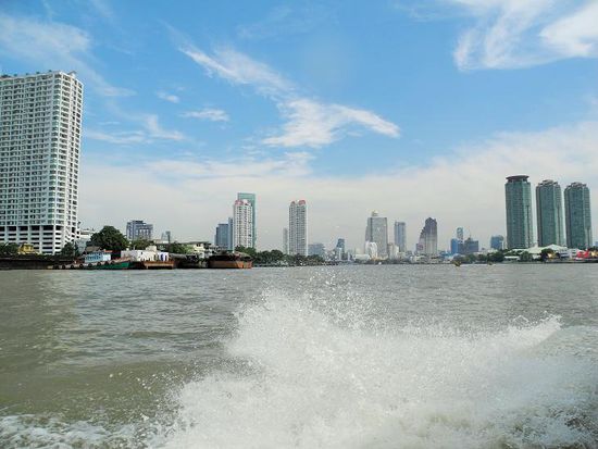Bangkok vom Fluss aus