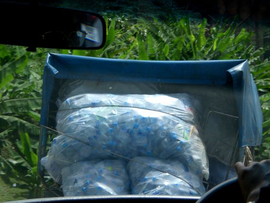 Das beladene Auto, welches die ganze Zeit angehupt wurde.