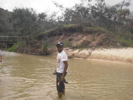 Daniel beim Spaziergang im Eli Creek.