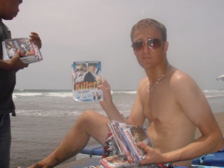 DVDs!!!!!!!!!! Umgerechnet billiger als 1 Euro... ob sie auch funktionieren ist die andere Frage von Regionen hat der Verkäufer nicht viel verstanden