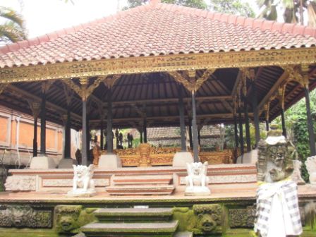 Ubud Palace Inside 2.