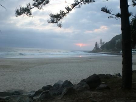 Sonnenaufgang in Burleigh Heads - leider war es etwas bewölkt...