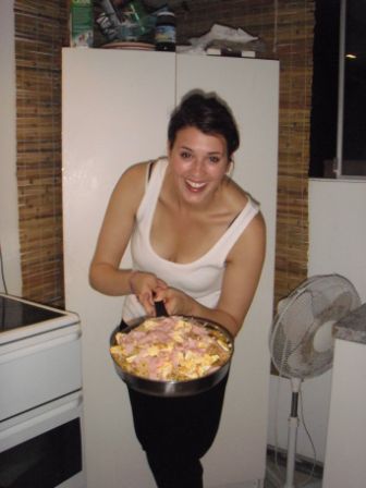 Abends gab es dann Kiki's selbstgemachtes Bami Goreng - sie versteht wirklich was vom Kochen