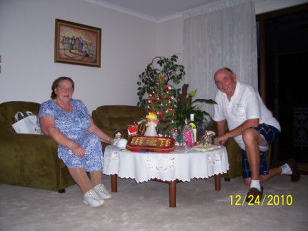 Weihnachtsabend bei Erich und Edith - der Baum ist natürlich aus Plastik