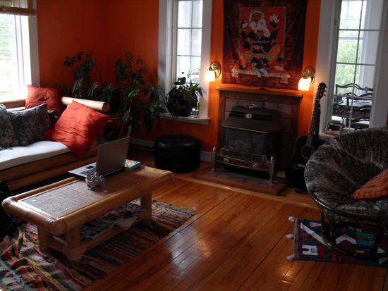 das Wohnzimmer im Hostel