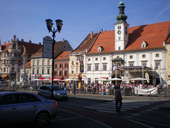 Marktplatz mit Weinfest