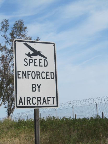 für dieses Schild nahmen wir allen Gestank dieser Welt in Kauf