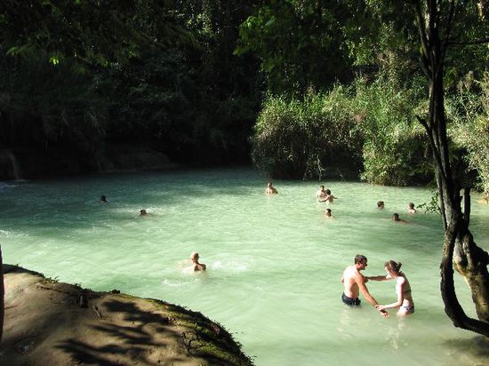 Eiskalt und trotzdem springen alle rein