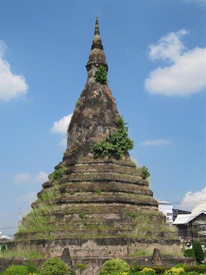 naechster Stopp That Dam (schwarze Stupa)