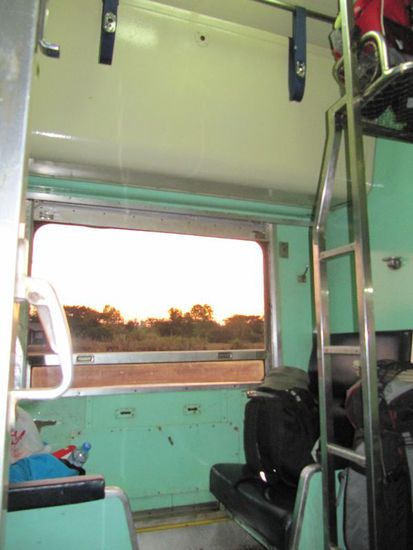 Unser Platz im Nahctzug - also meiner ist eigentlich oberhalb vom Fenster (noch gut verpackt).