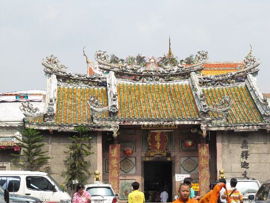 Chinesisch-buddhistischer Tempel Leng Noi Yee (durfte leider drinnen nicht fotografieren)