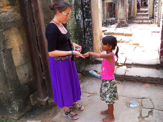 Sairim bringt mir Zählen auf Khmer bei