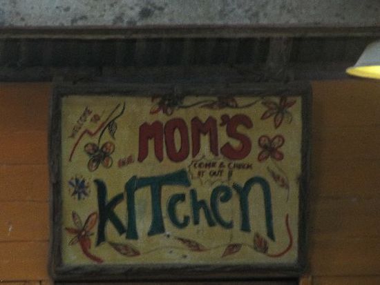 Wo ist das Essen besser, als bei Mama? Na eben, darum haben wir hier auch Fruehstueck und Mittagessen eingenommen