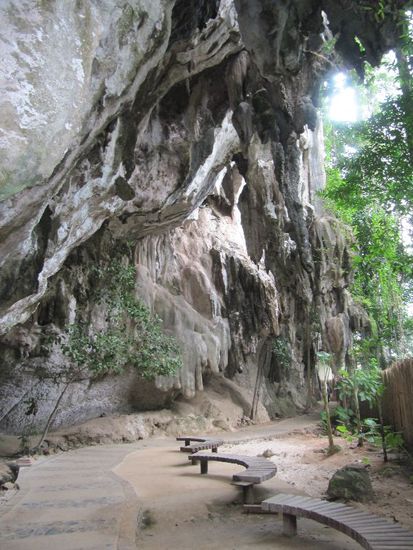 Der Weg zum Strand...sehr cool, inklusive verbielaufender Makaken...