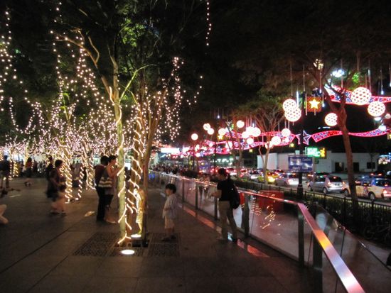 Die Weihnachstbeleuchtung in Singapur ist eine Klasse fuer sich
